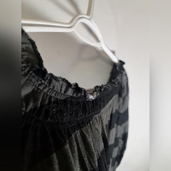 Majora Black and Grey Off the Shoulder Striped 3/4 Sleeve Size Large Top - Picture 7 of 9